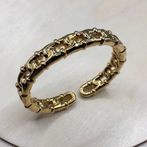 joan rivers Jewelry - Vintage Joan Rivers Gold Tone Flexi Cuff Bracelet